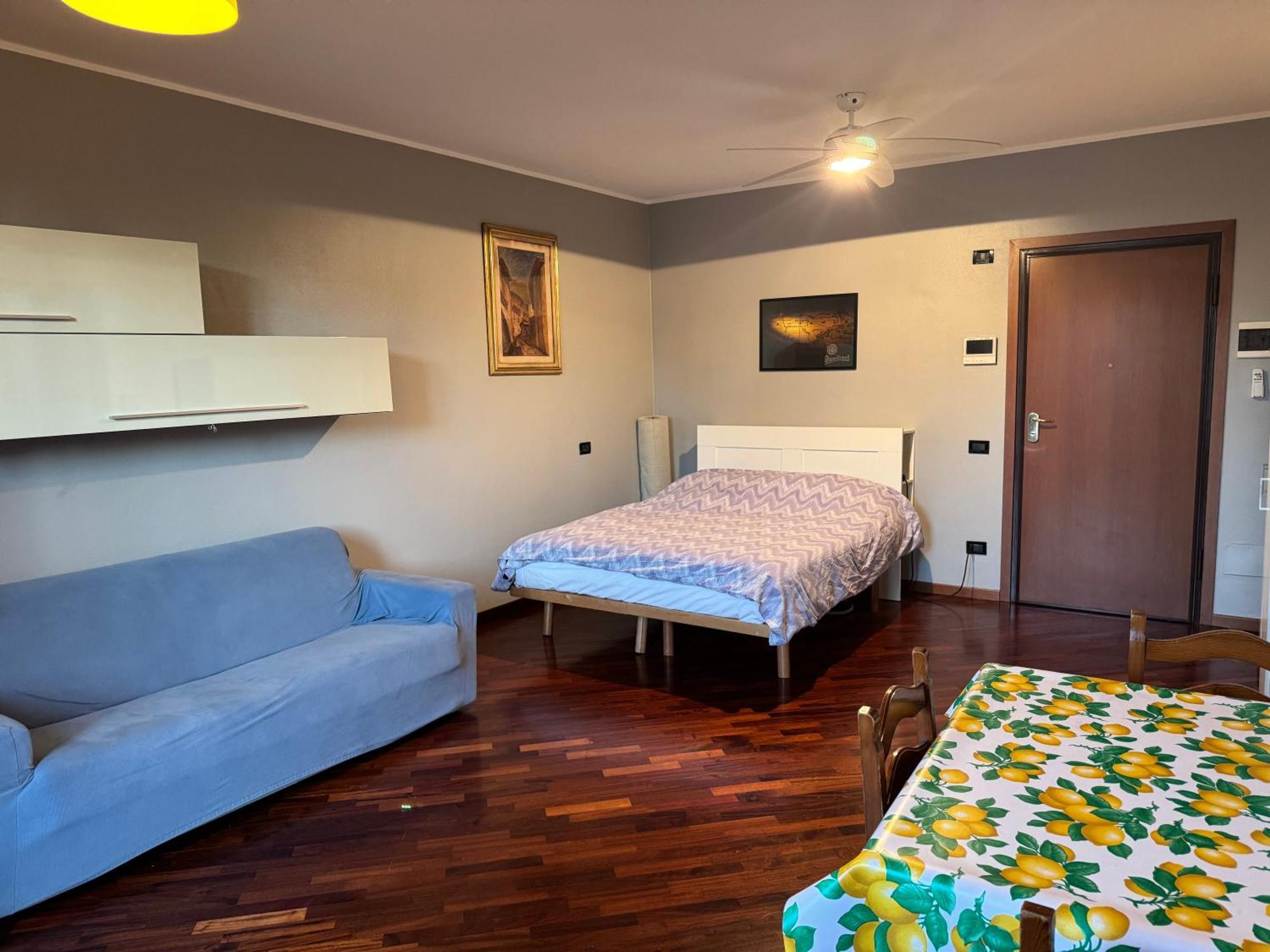 Ampio Monolocale Apartment เบรเชีย ภายนอก รูปภาพ