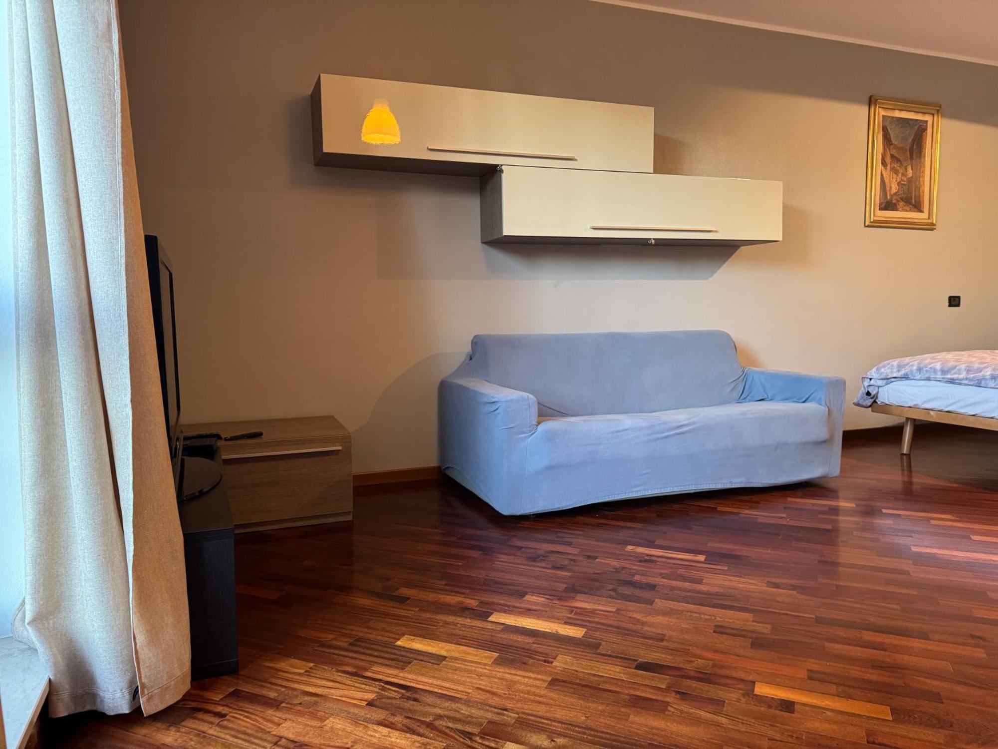 Ampio Monolocale Apartment เบรเชีย ภายนอก รูปภาพ